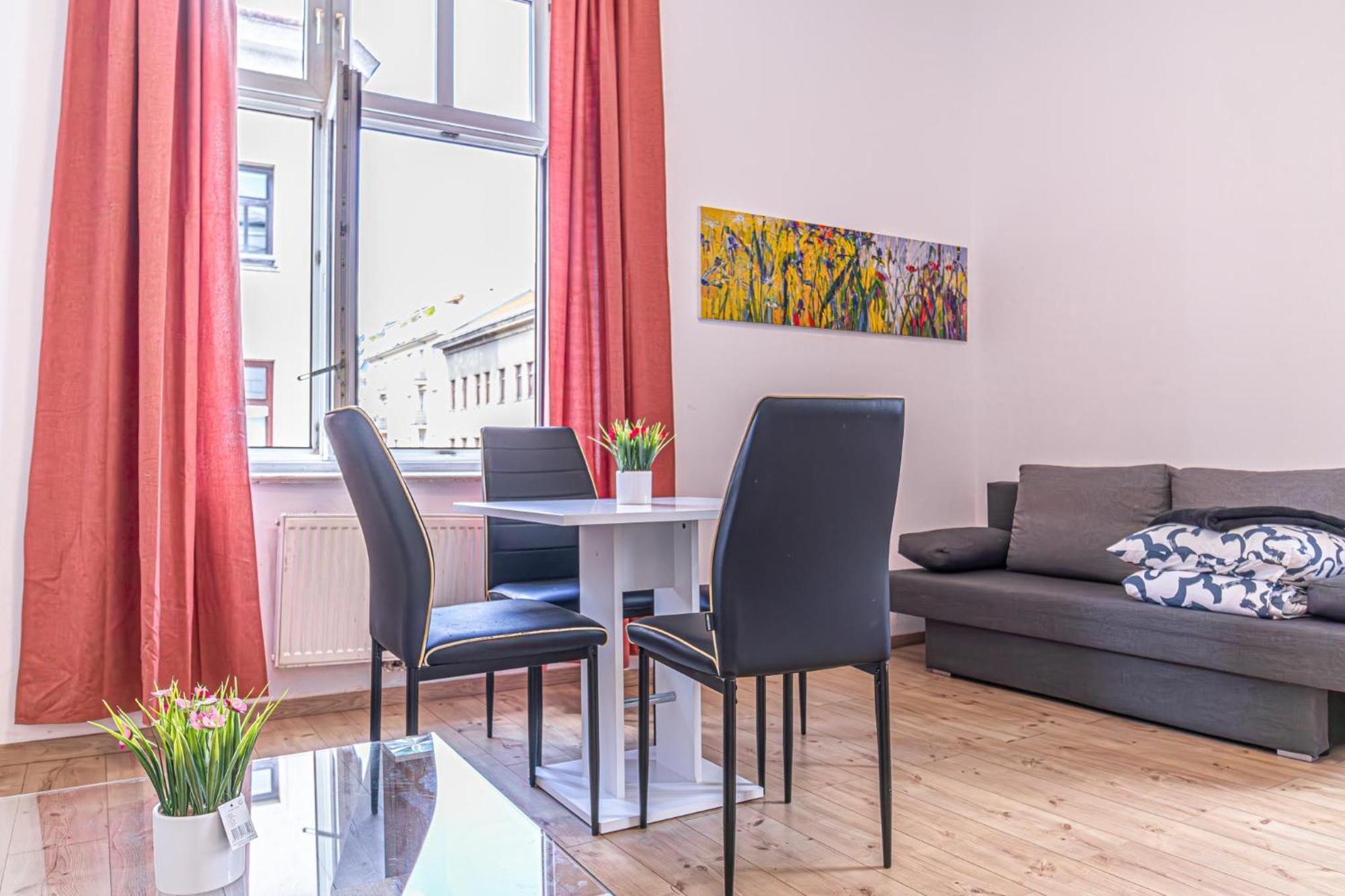 6 Min To Amusement Park - Economy Rooms In Shared Apartment Vídeň Exteriér fotografie