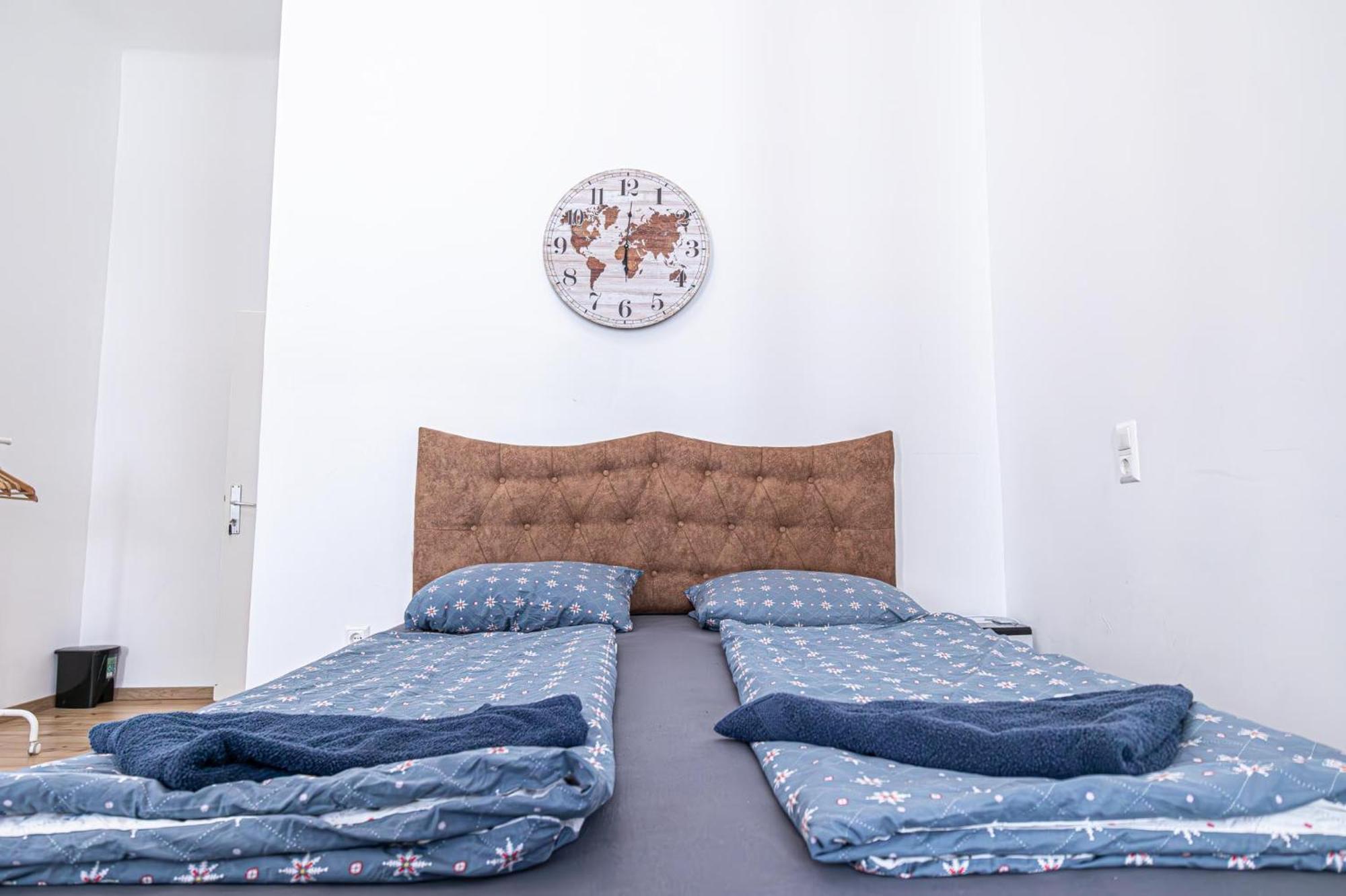 6 Min To Amusement Park - Economy Rooms In Shared Apartment Vídeň Exteriér fotografie