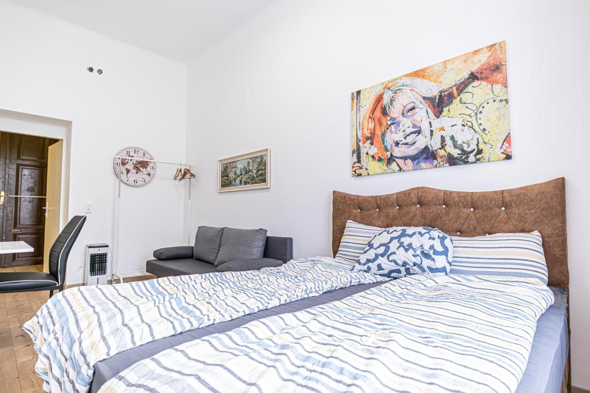 6 Min To Amusement Park - Economy Rooms In Shared Apartment Vídeň Exteriér fotografie