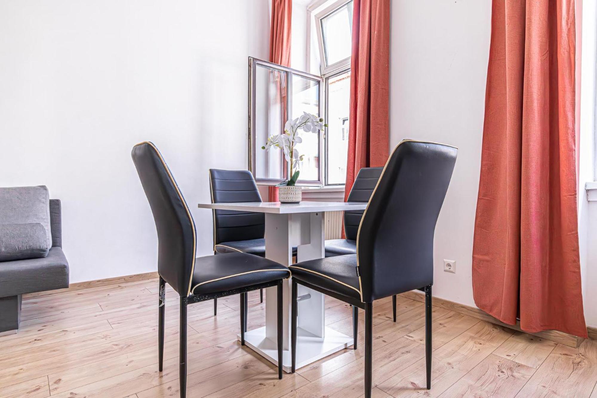 6 Min To Amusement Park - Economy Rooms In Shared Apartment Vídeň Exteriér fotografie