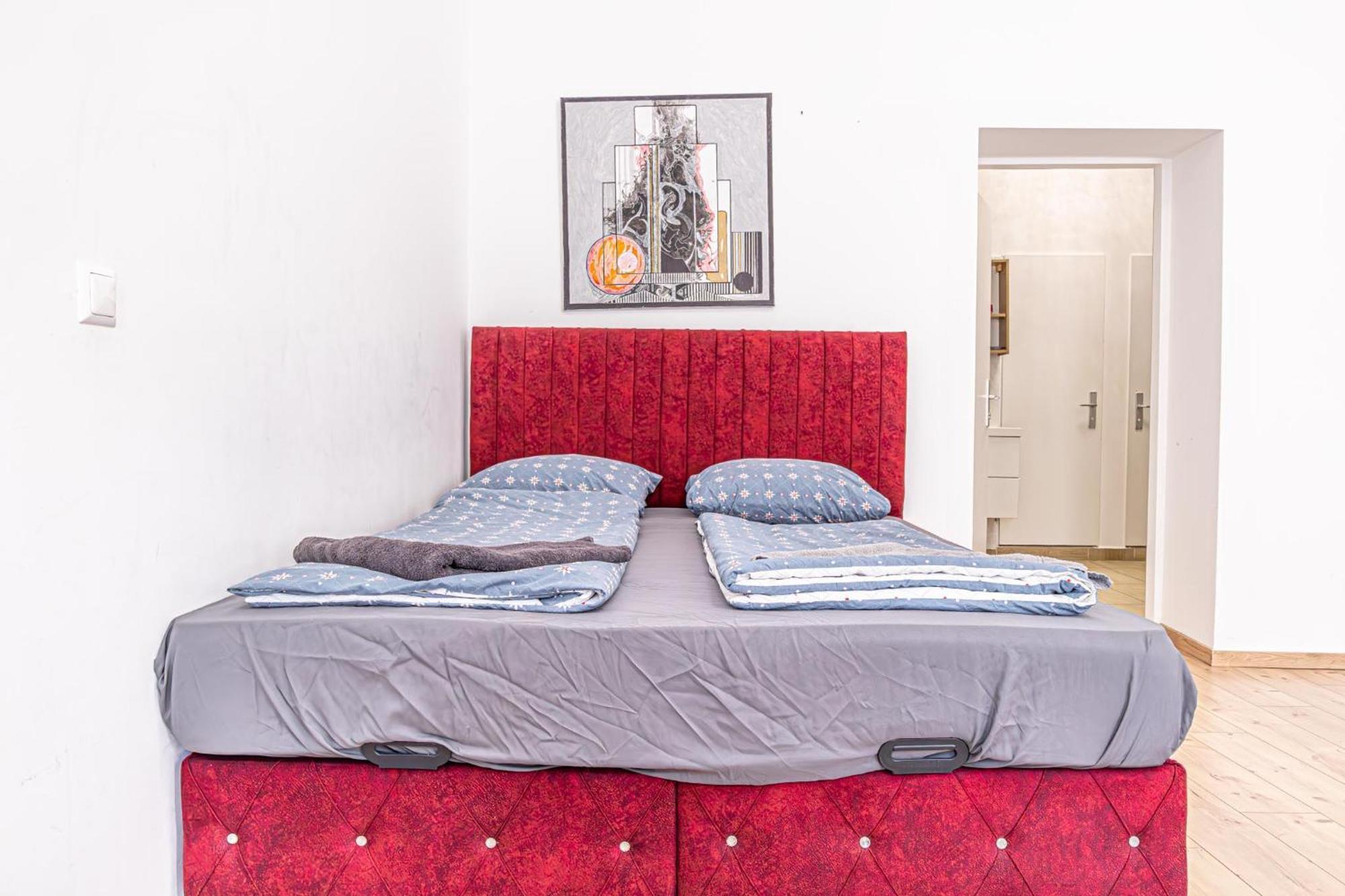 6 Min To Amusement Park - Economy Rooms In Shared Apartment Vídeň Exteriér fotografie