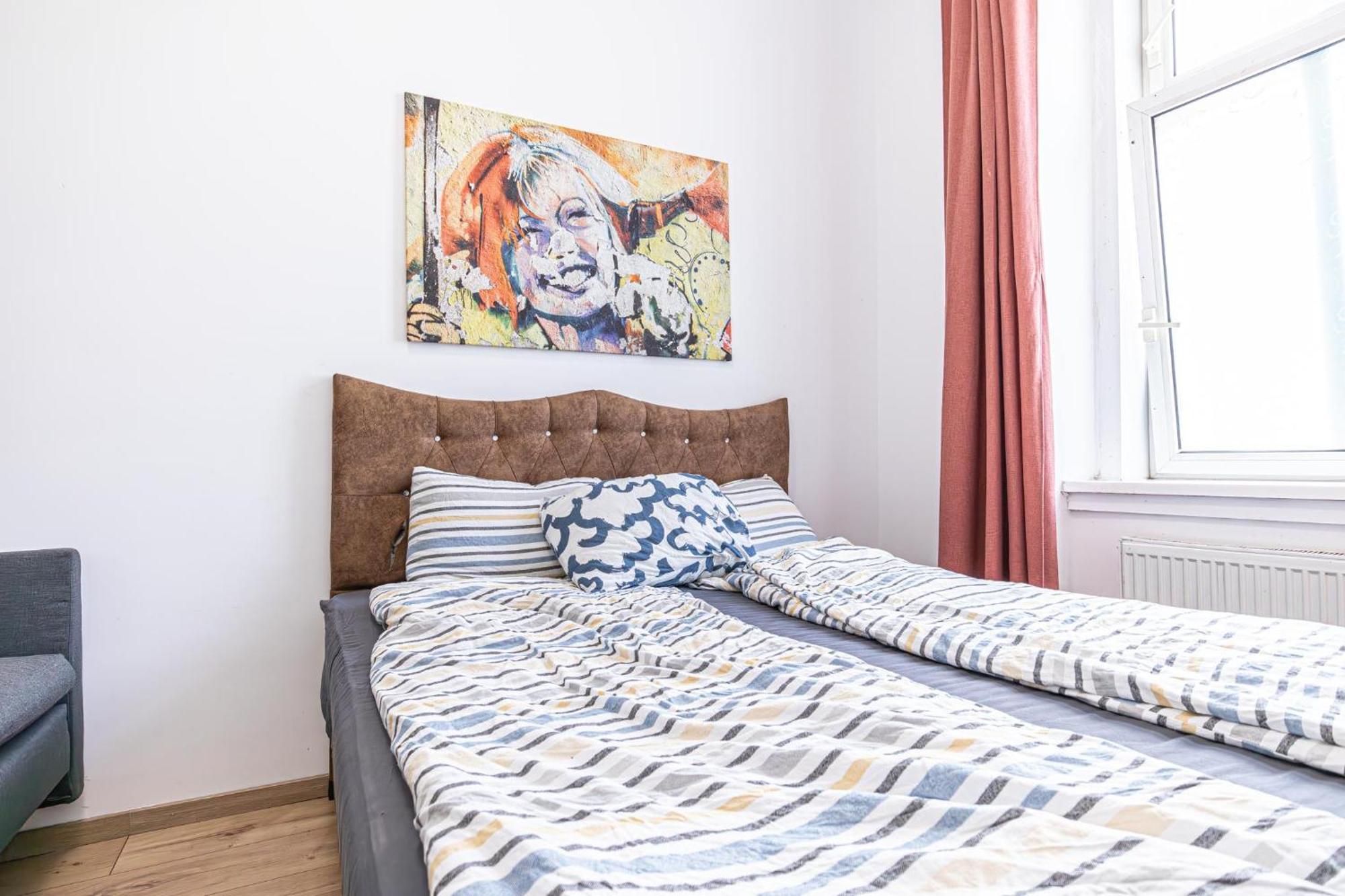 6 Min To Amusement Park - Economy Rooms In Shared Apartment Vídeň Exteriér fotografie