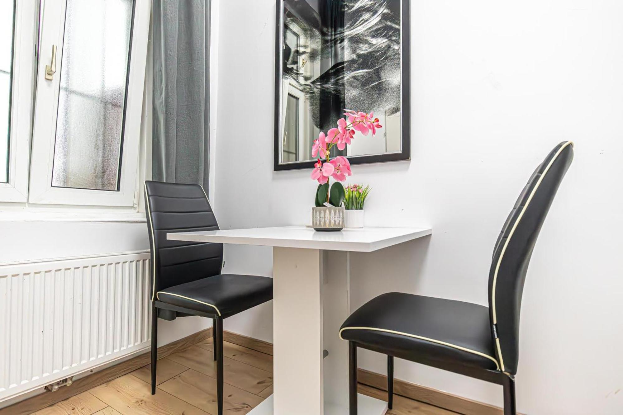 6 Min To Amusement Park - Economy Rooms In Shared Apartment Vídeň Exteriér fotografie