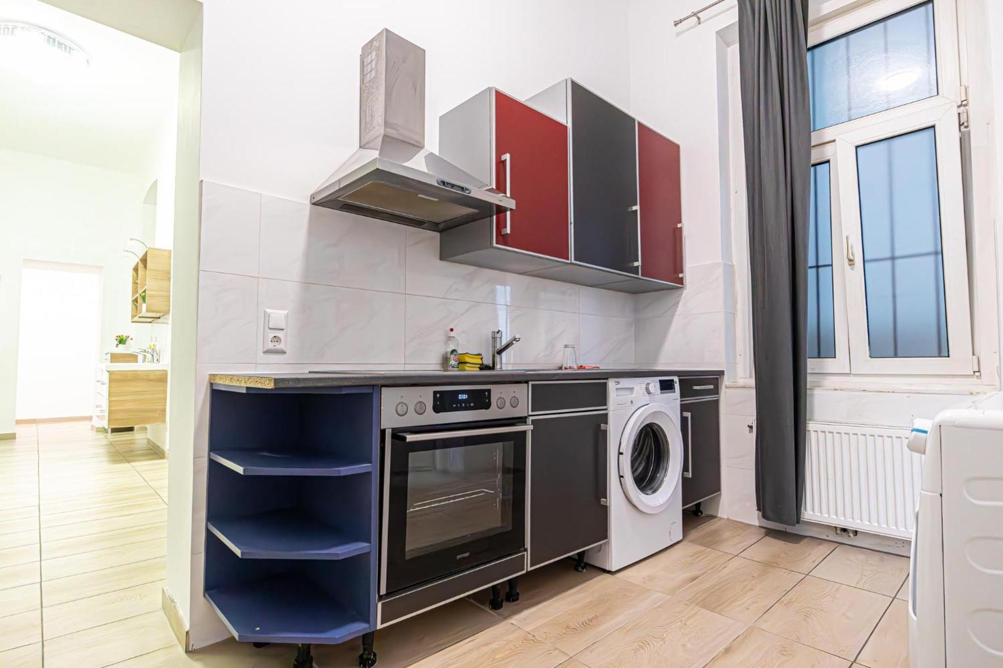 6 Min To Amusement Park - Economy Rooms In Shared Apartment Vídeň Exteriér fotografie