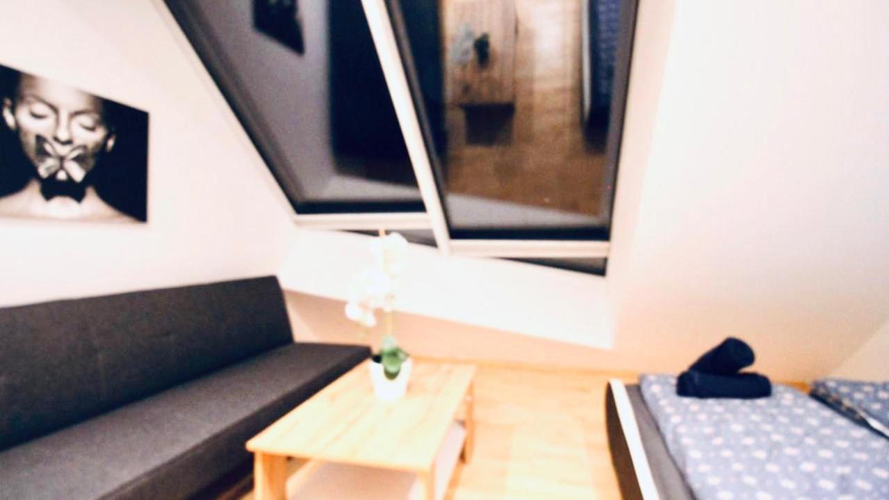 6 Min To Amusement Park - Economy Rooms In Shared Apartment Vídeň Exteriér fotografie