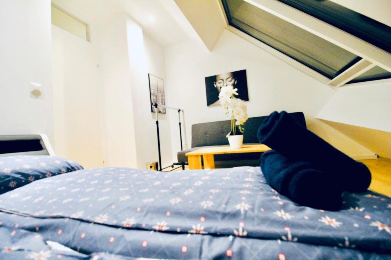 6 Min To Amusement Park - Economy Rooms In Shared Apartment Vídeň Exteriér fotografie