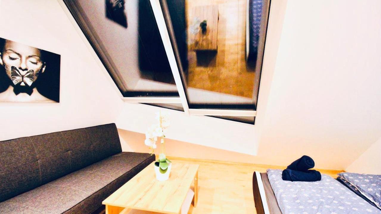 6 Min To Amusement Park - Economy Rooms In Shared Apartment Vídeň Exteriér fotografie
