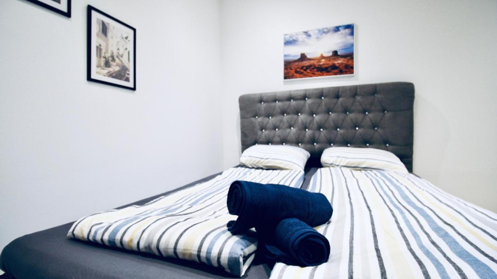 6 Min To Amusement Park - Economy Rooms In Shared Apartment Vídeň Exteriér fotografie
