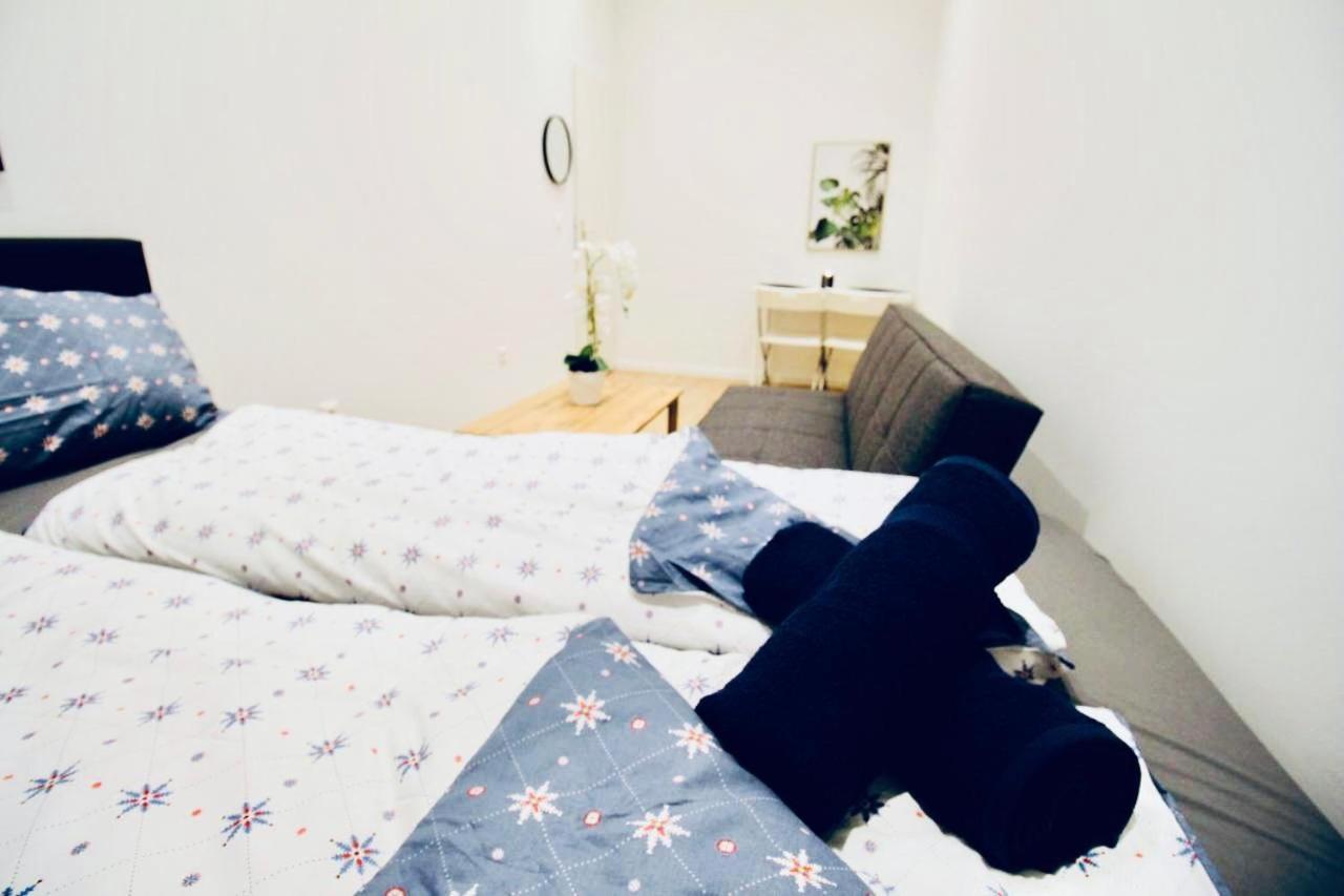 6 Min To Amusement Park - Economy Rooms In Shared Apartment Vídeň Exteriér fotografie