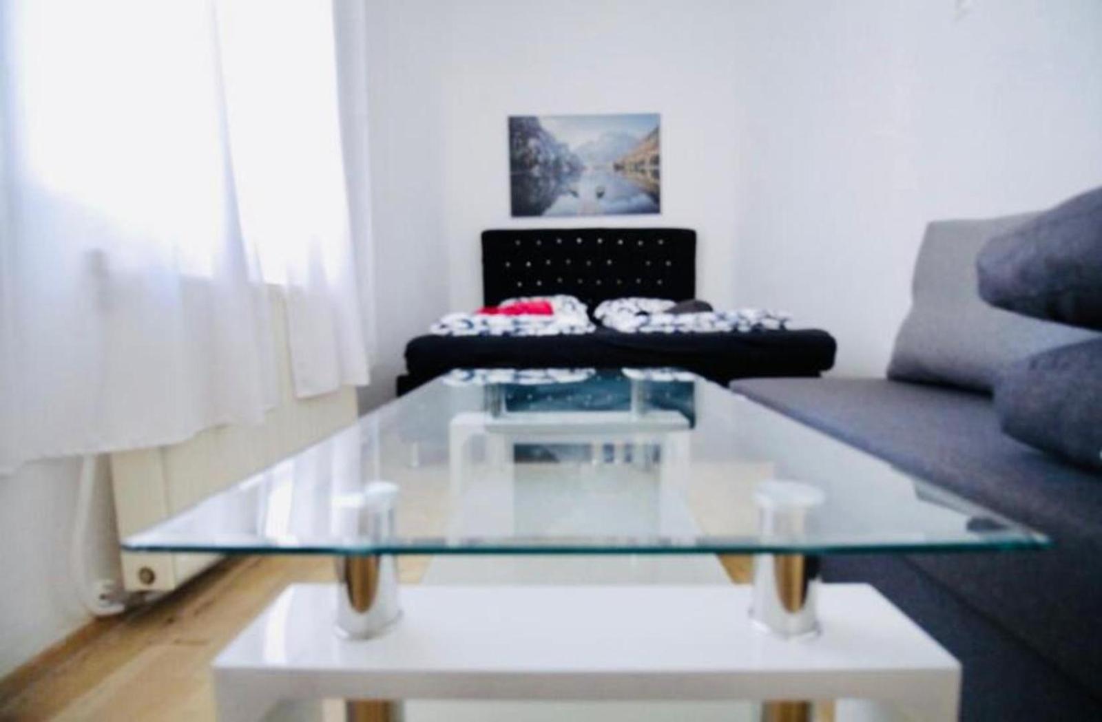 6 Min To Amusement Park - Economy Rooms In Shared Apartment Vídeň Exteriér fotografie