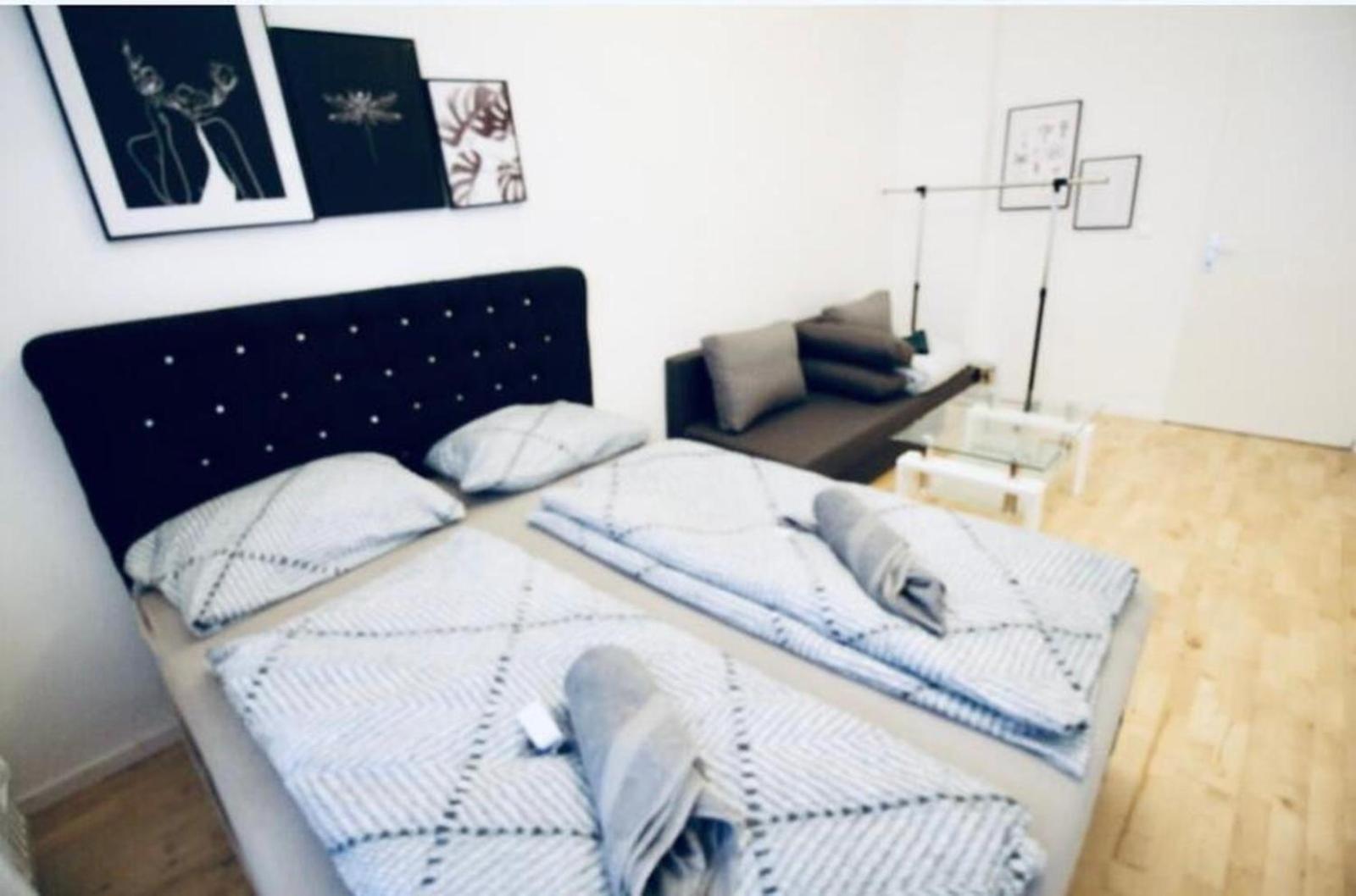 6 Min To Amusement Park - Economy Rooms In Shared Apartment Vídeň Exteriér fotografie